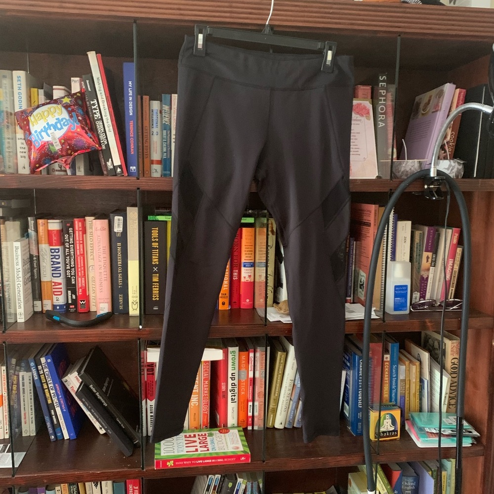 Super cute black leggings